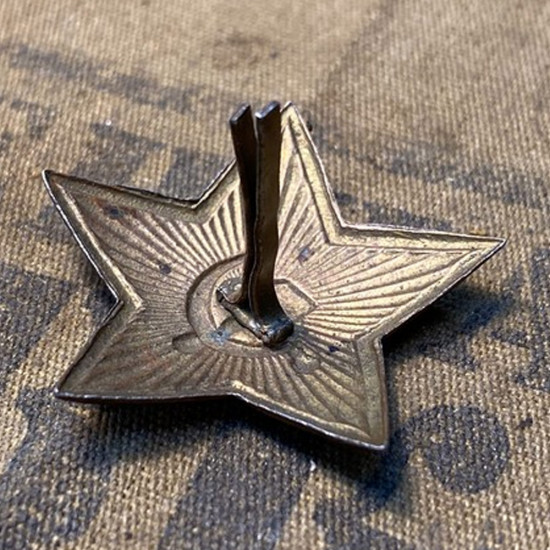Brass & enamel military red star cap badge