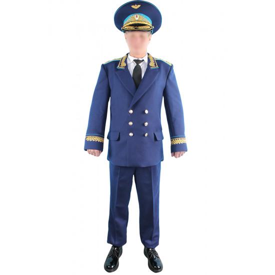 Soviétique / le colonel général d`aviation russe font étalage de l`uniforme