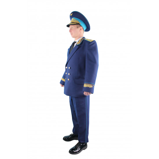 Soviétique / le colonel général d`aviation russe font étalage de l`uniforme