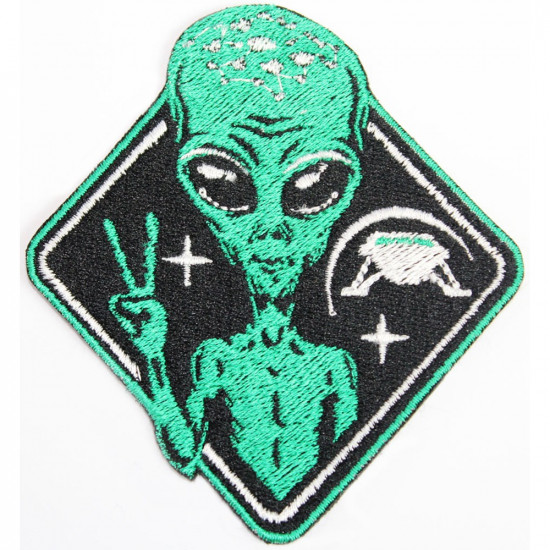 Alien salutation broderie zone 51 patch broderie à la main