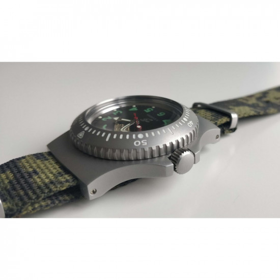 Montre-bracelet automatique russe HUNTER Ratnik 6E4-2-100m Digital Camo