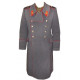 ソ連邦/ロシア軍は、一般的な長い冬の大きな上着を誇示します