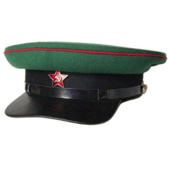 El ruso de la urss nkvd linda con tropas sombrero de la visera de oficiales verde