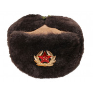 El invierno caliente marrón soviético ushanka sombrero con la estrella fija la insignia El invierno caliente marrón soviético ushanka sombrero con la estrella fija la insignia
