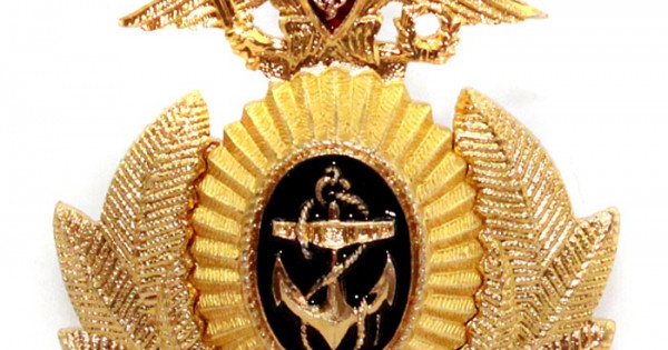 ★ＣＣＣＰ★ソビエト軍/ソ連軍＊海軍＊Ｍ１９６９将校用帽章（実物） IMG_9216-600x315w.JPG