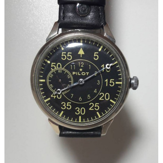 Schwarze russische Armbanduhr MOLNIYA Pilot