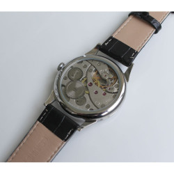 Montre mécanique russe Red Star Molniya transparente à l'arrière Montre mécanique russe Red Star Molniya transparente à l'arrière