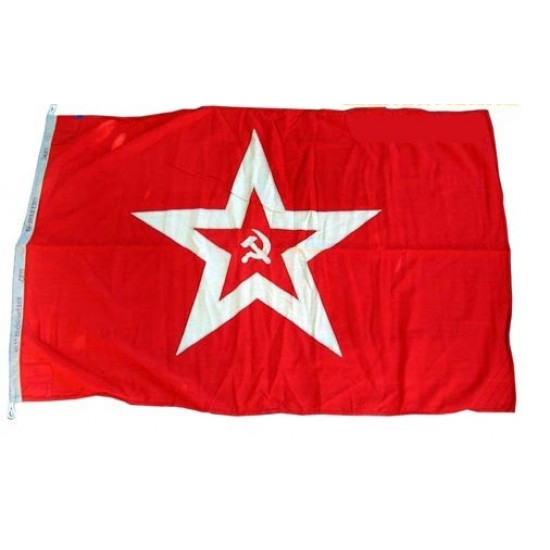 La flotte navale russe à l'avant-garde du drapeau Guis avec l'étoile rouge de l'URSS