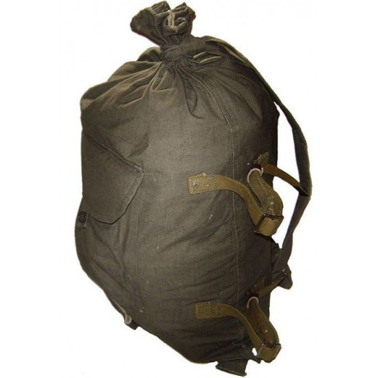 Le sac de sac à dos de soldat soviétique porte le sac