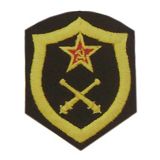 ソビエト軍砲兵部隊は、縫い付けられた手作りパッチを刺繍しました