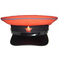 Ww2 russes tapent le commandant de chemin de fer le chapeau de visière de militaires Ww2 russes tapent le commandant de chemin de fer le chapeau de visière de militaires