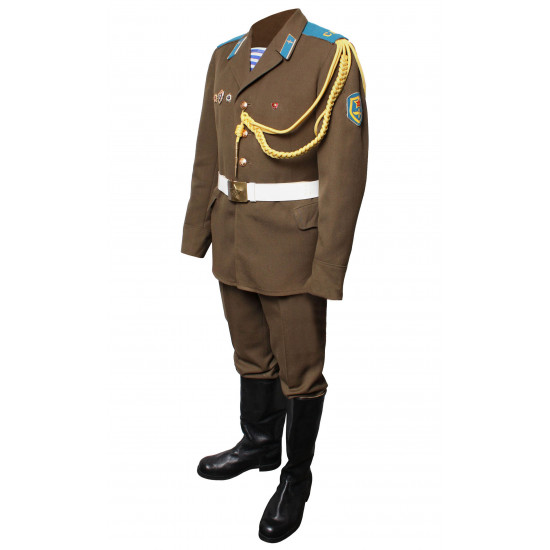 Uniforme militar ruso del desfile de tropas aerotransportadas soviéticas VDV