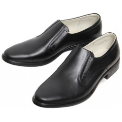 Klassische schwarze moderne Militärlederstiefel der russischen Offiziere Klassische schwarze moderne Militärlederstiefel der russischen Offiziere