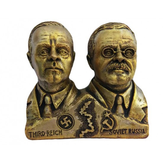 Busto de bronce del Pacto Molotov-Ribbentrop