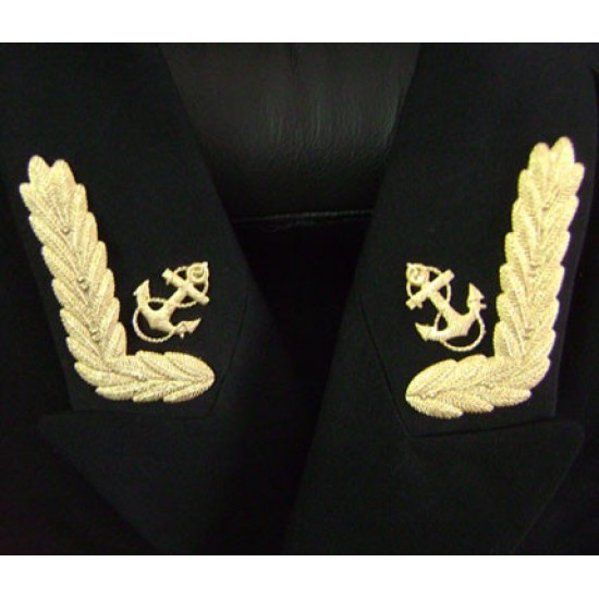 Krageninsignien des russischen Offiziers der sowjetischen Flotte für eine Jacke