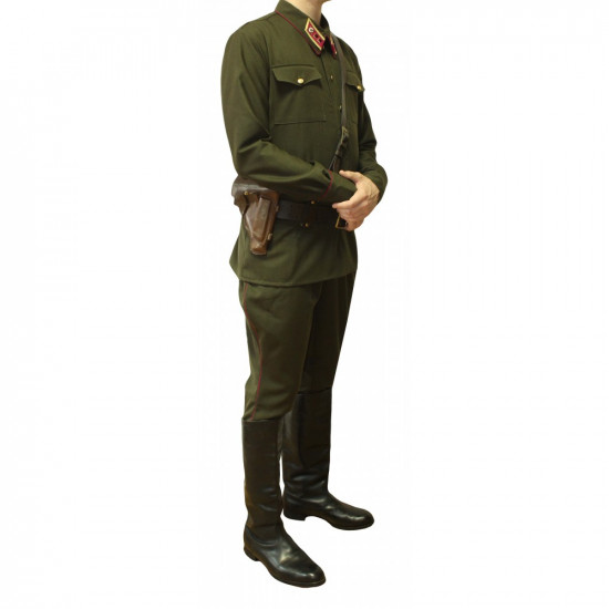 Teniente de infantería del ejército soviético uniforme de color caqui