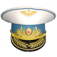 Les militaires soviétiques / l`aviation russe font étalage du chapeau de visière de généraux m88 Les militaires soviétiques / l`aviation russe font étalage du chapeau de visière de généraux m88