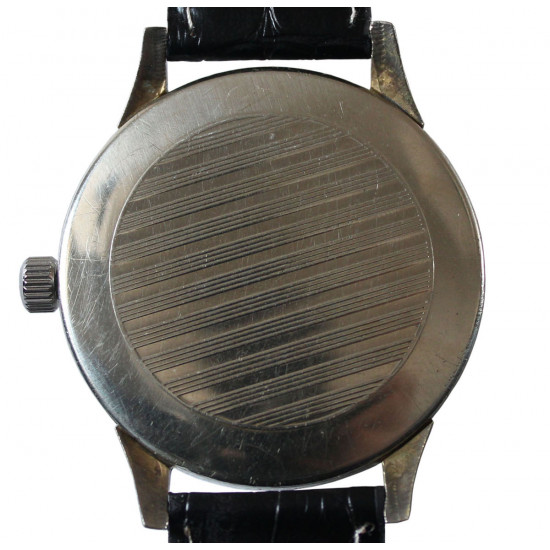 Montre-bracelet mécanique des hommes militaires soviétiques MOLNIJA "TANK T-34"