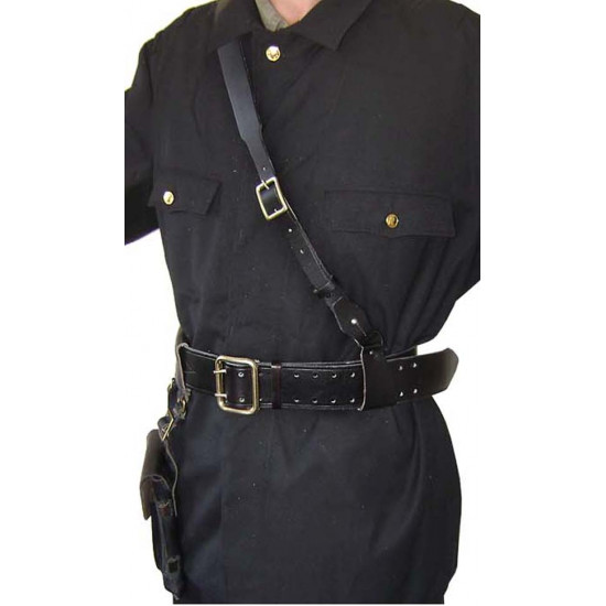 Ceinture noire de cuir d`officiers portupeya soviétique et étui de revolver