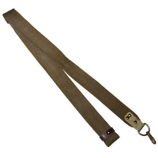 Militaires militaires soviétiques ak ceinture d`épaule