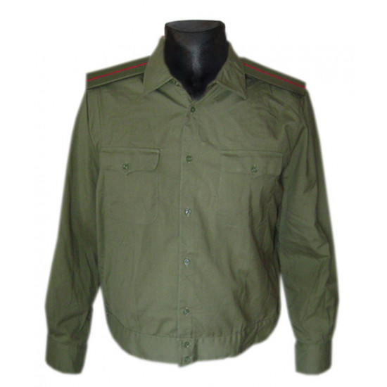 Chemise d`officier verte militaire militaire soviétique